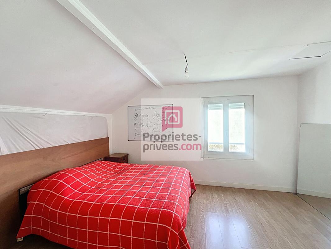 LES ESSARTS-LE-ROI Maison Les Essarts Le Roi 3 chambres et 1 bureau 8