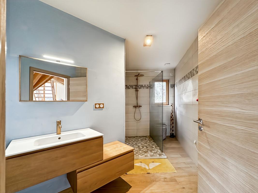 ODEREN Superbe demeure contemporaine, Oderen 68830, 6 pièces 120 m2, terrain 25 ares 8