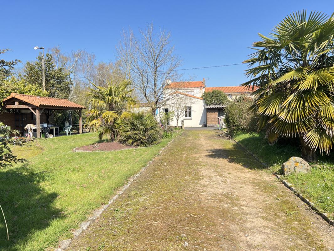 SèVREMOINE Maison Sevremoine 6 pièce(s) 141 m2 14