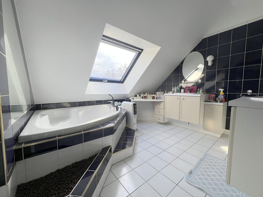 COULAINES Maison - Coulaines - 10 pièce(s) - 162 m² 10