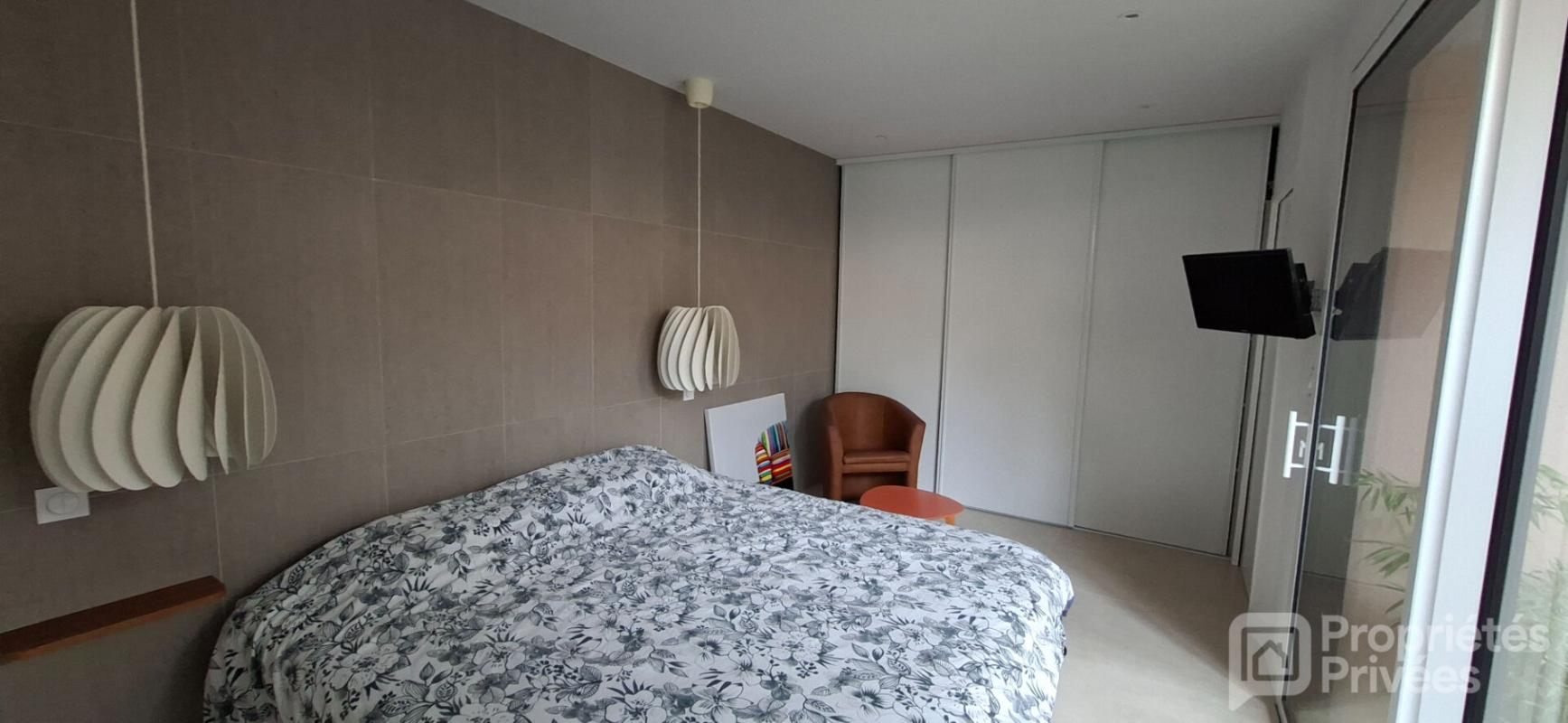 CLISSON Maison 155 M² . 5 P . 3 Chs . Bureau . 2 SDE 7