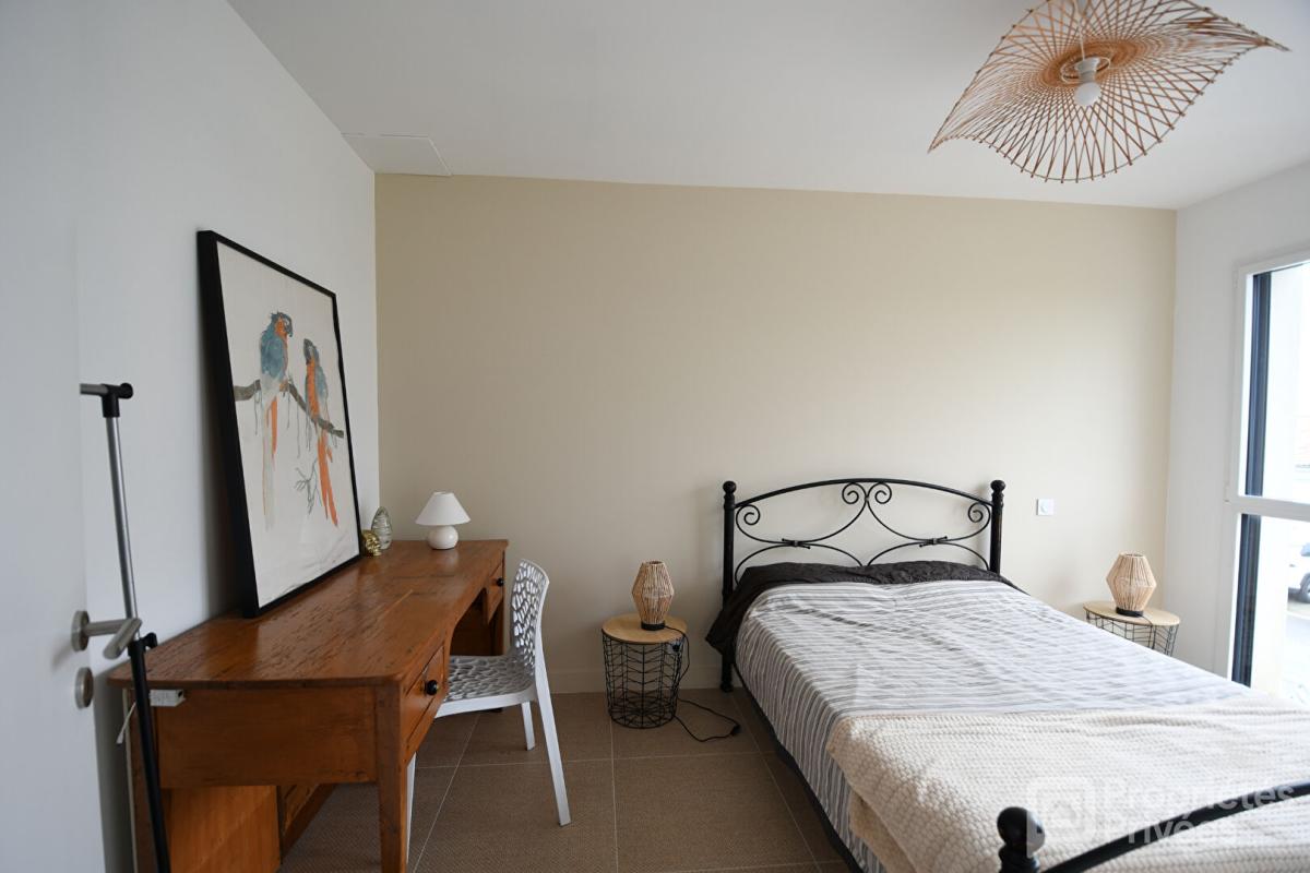 CLISSON Maison 155 M² . 5 P . 3 Chs . Bureau . 2 SDE 8