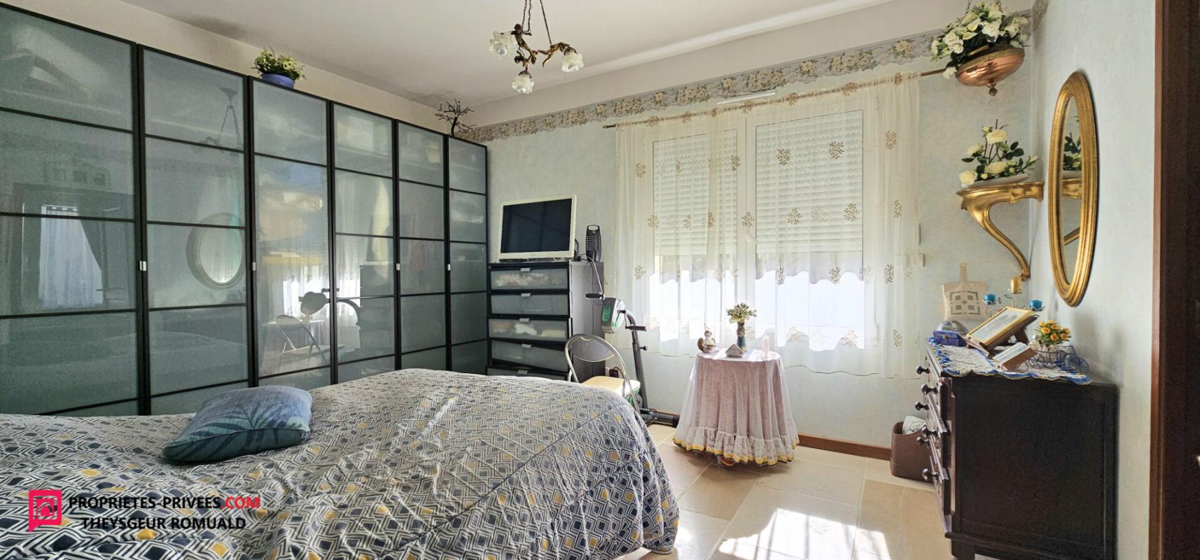 EGREVILLE Magnifique maison plain pied de 2009 de 200 m2 8