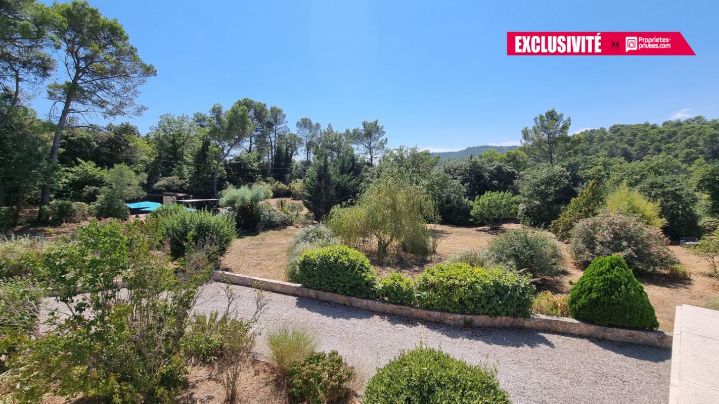 BESSE-SUR-ISSOLE Propriété Besse Sur Issole 340 m2 terrain 1,2 ha piscine 8