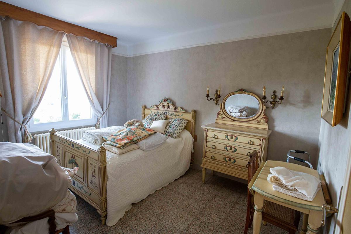 MONTFAVET Maison Montfavet 9 pièce(s) 280 m2 10