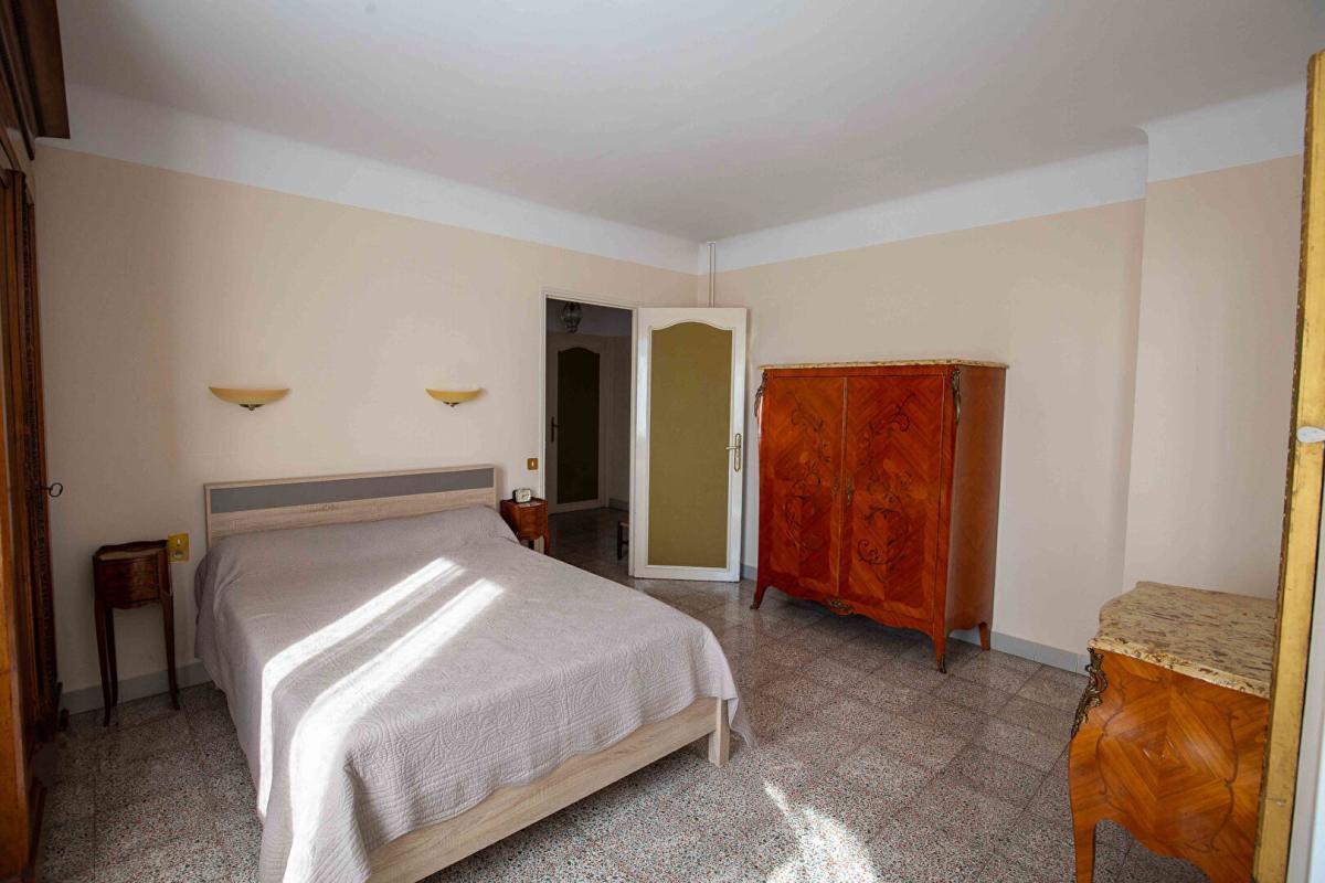 MONTFAVET Maison Montfavet 9 pièce(s) 280 m2 12