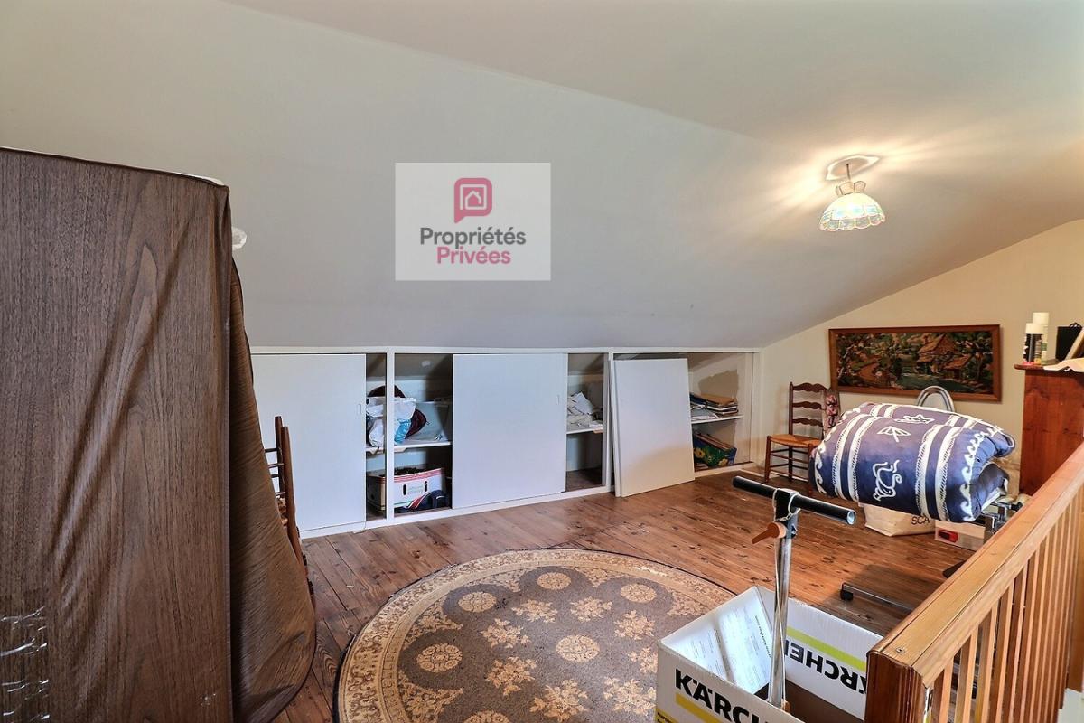 TONNAY-CHARENTE Maison de ville de 159 m2 sur 2 niveaux avec beau jardin paysager - atelier attenant - garage et dépendance 12