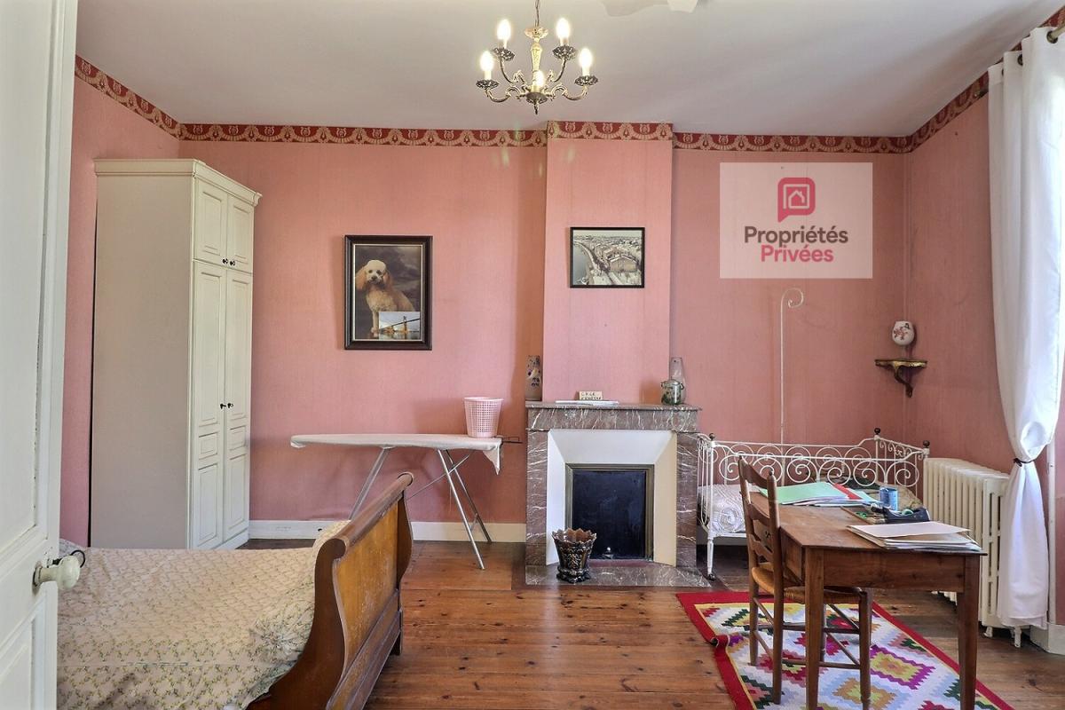 TONNAY-CHARENTE Maison de ville de 159 m2 sur 2 niveaux avec beau jardin paysager - atelier attenant - garage et dépendance 6