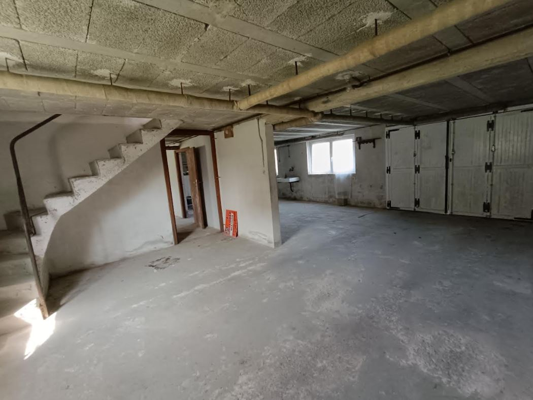 CHATEAUNEUF-DU-FAOU 29520 Châteauneuf du Faou maison de ville 3 chambres, sous sol complet et combles aménageables 4