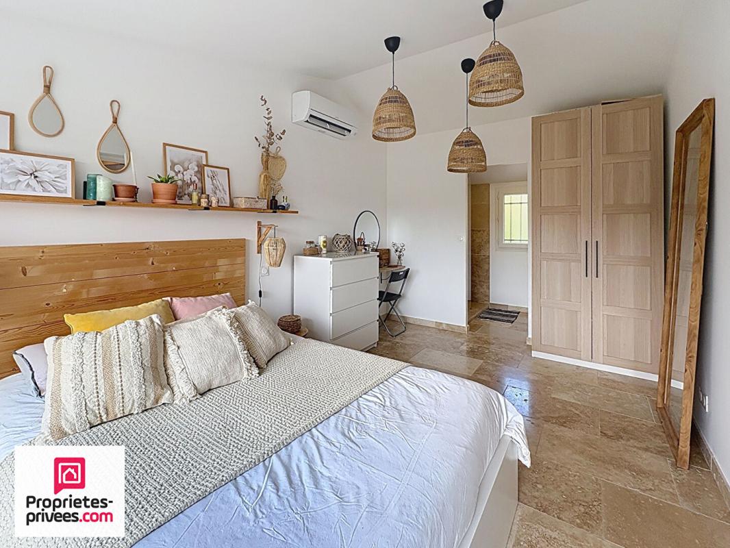 RIANS Villa T5 avec piscine et garage sur 2565 m² de terrain plat et clos 11