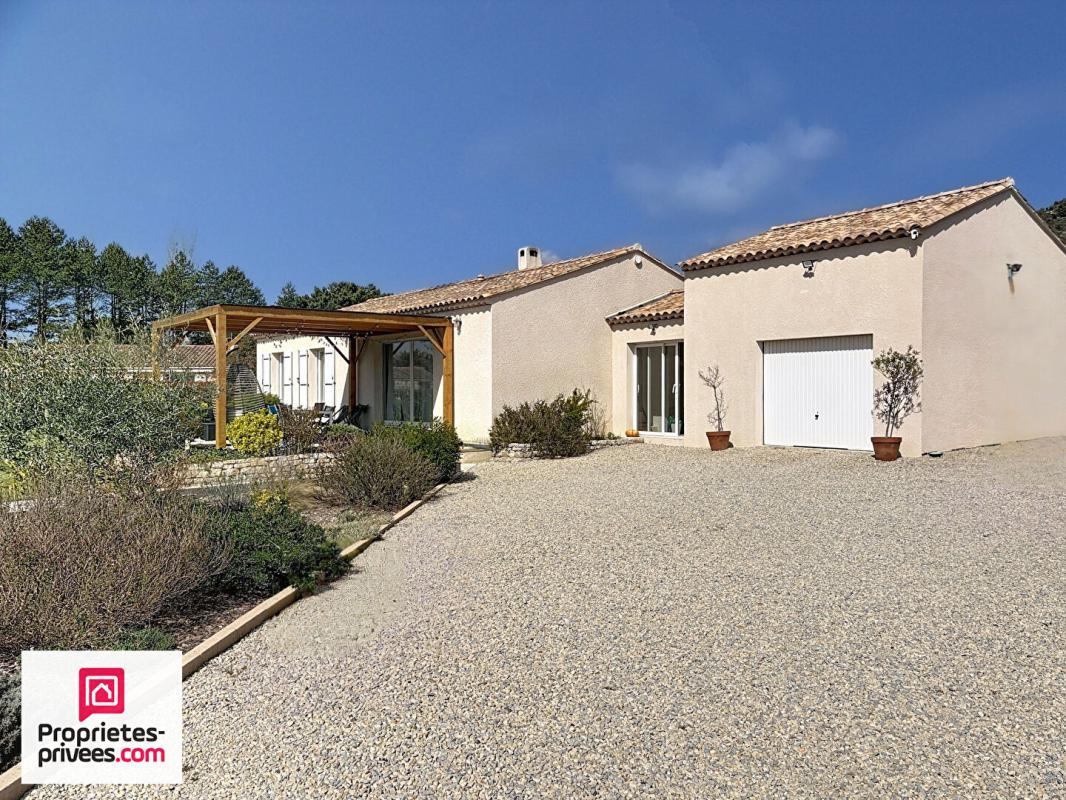 RIANS Villa T5 avec piscine et garage sur 2565 m² de terrain plat et clos 16