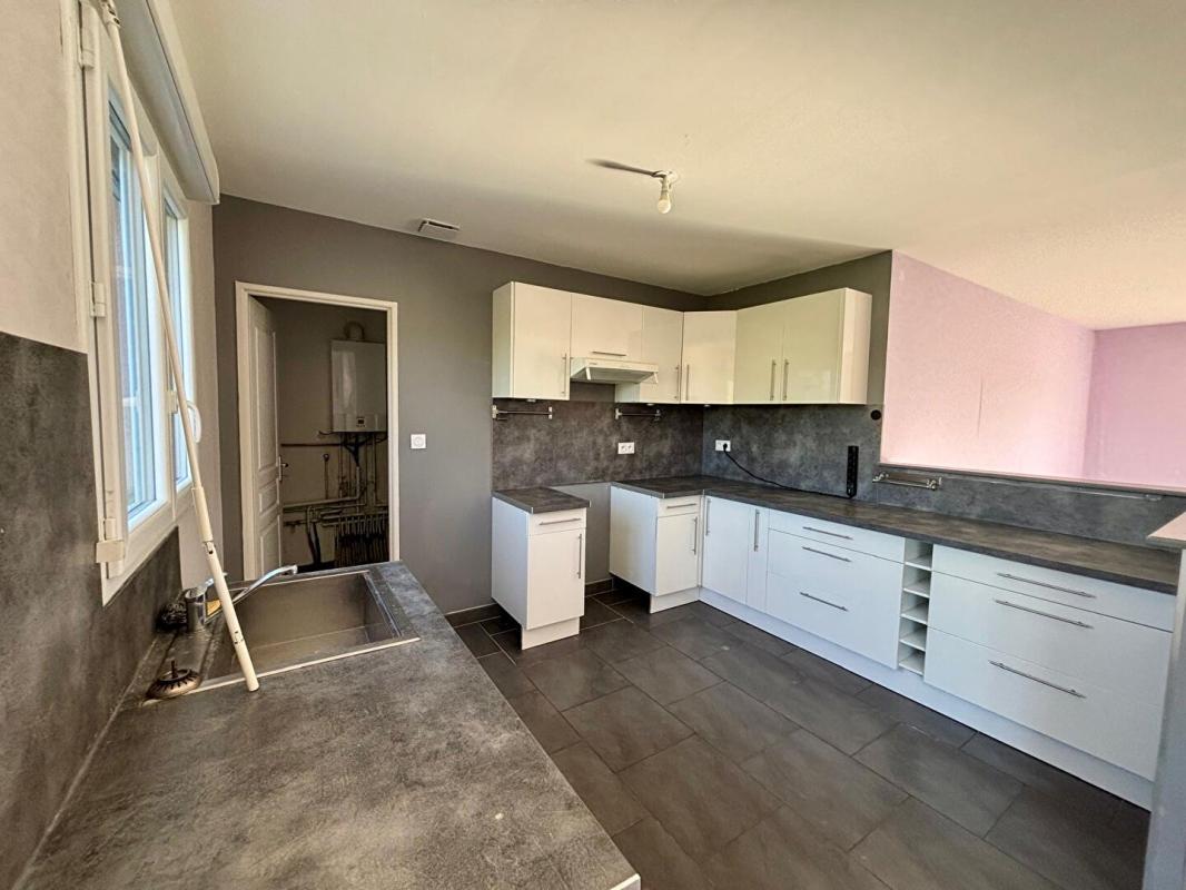 SICHAMPS Maison Sichamps 5 pièces 92.9 m2 - 3 chambres - 1493m² de jardin clos 2