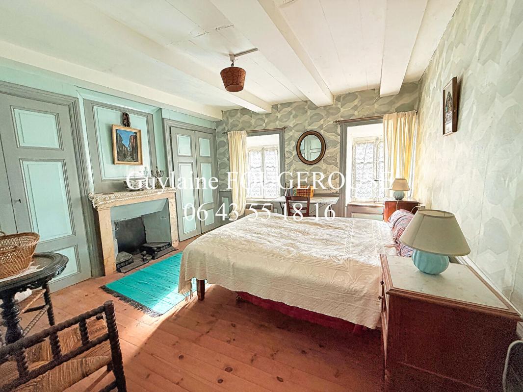 SAINT-ANTHEME Maison Saint Antheme 12 pièce(s) 310 m2 14