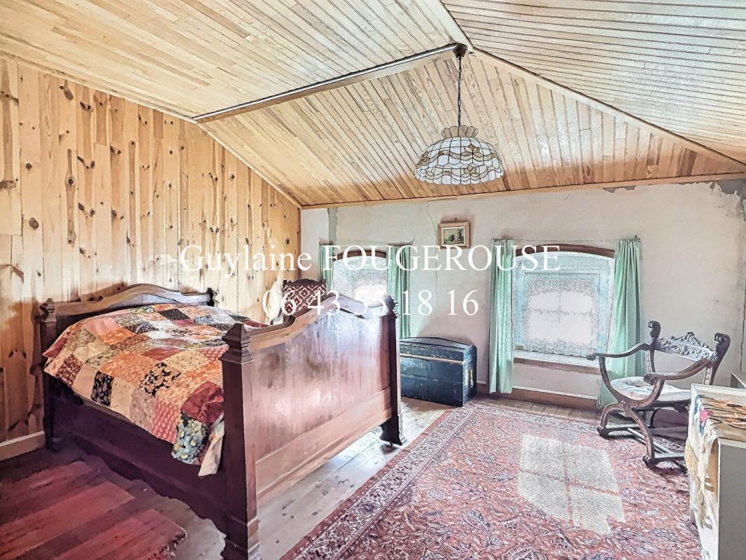 SAINT-ANTHEME Maison Saint Antheme 12 pièce(s) 310 m2 15