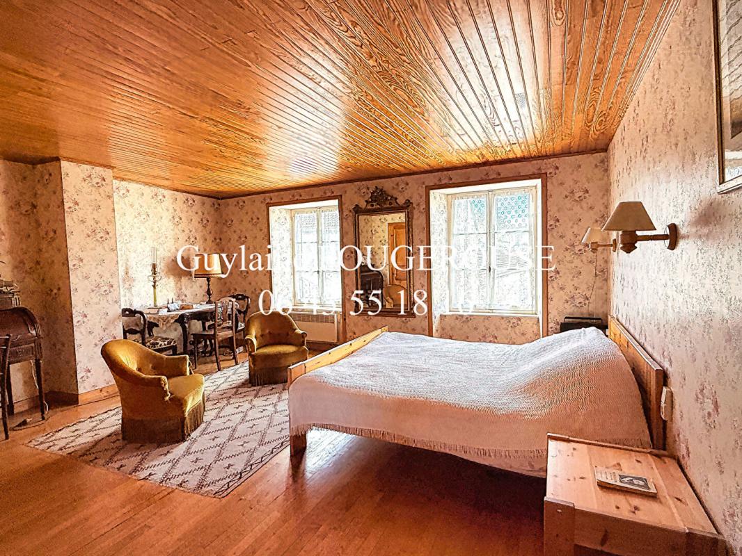 SAINT-ANTHEME Maison Saint Antheme 12 pièce(s) 310 m2 7