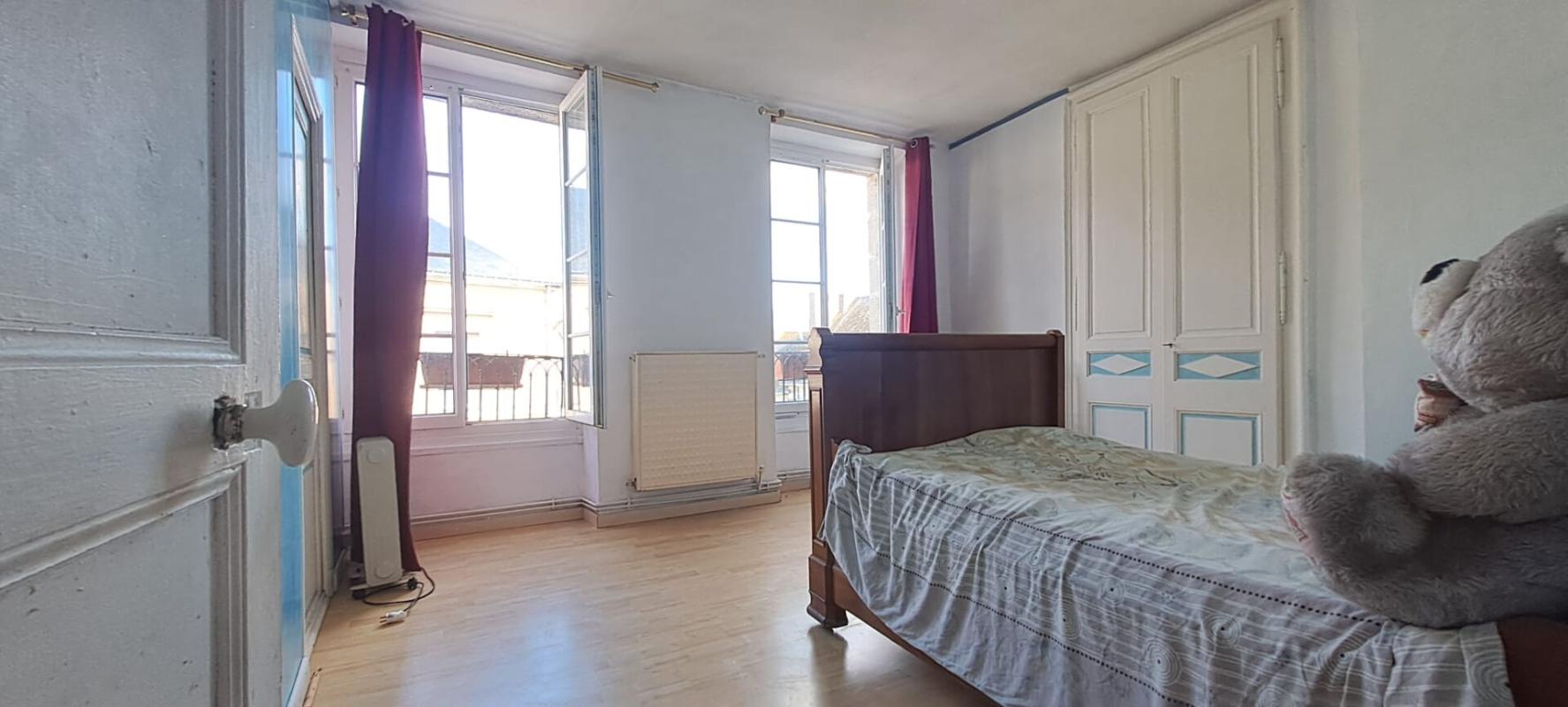 FRESNAY-SUR-SARTHE Maison Fresnay Sur Sarthe 10 pièce(s) 250 m2 13