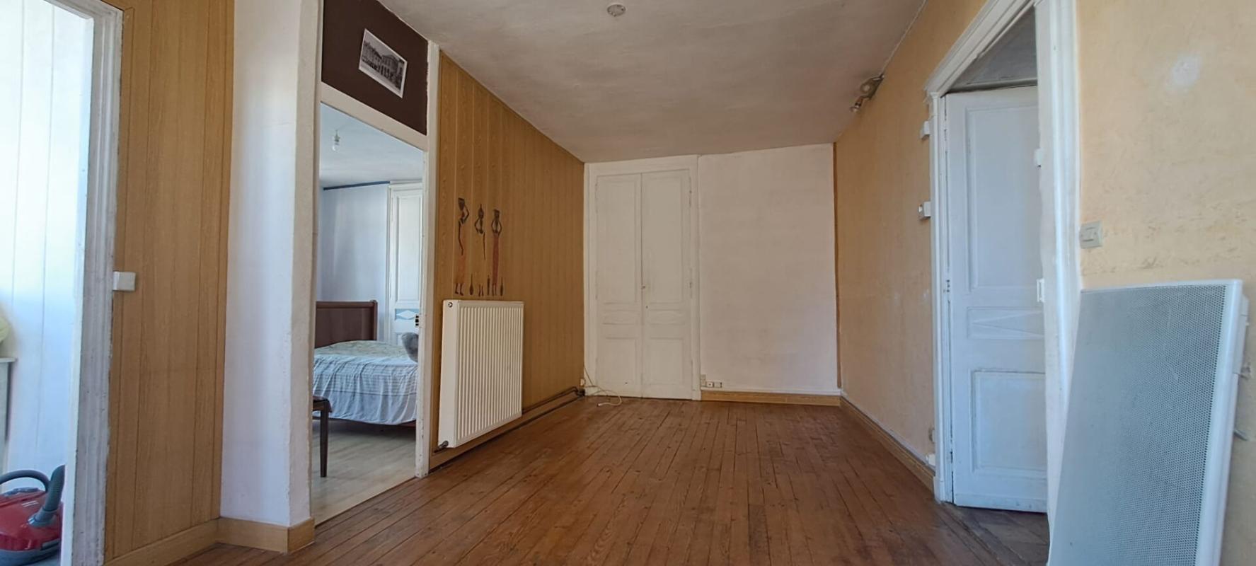 FRESNAY-SUR-SARTHE Maison Fresnay Sur Sarthe 10 pièce(s) 250 m2 14