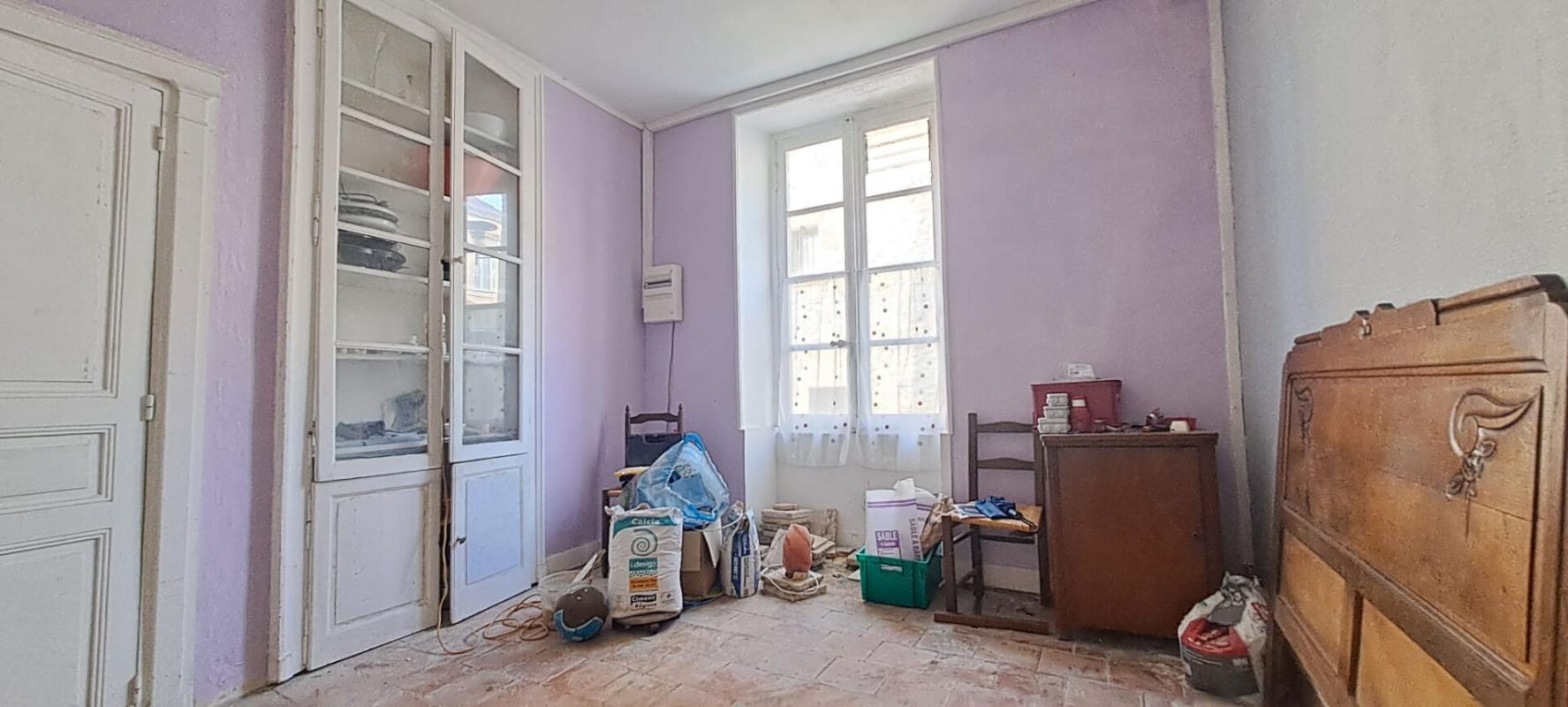 FRESNAY-SUR-SARTHE Maison Fresnay Sur Sarthe 10 pièce(s) 250 m2 18