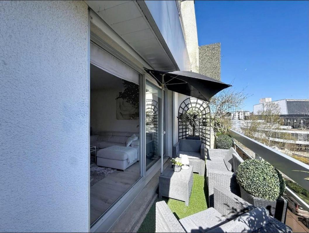 VANNES Appartement T3, 67.60 m2, très lumineux avec terrasse, garage et cave. Vannes centre, quartier Palais des Arts 11