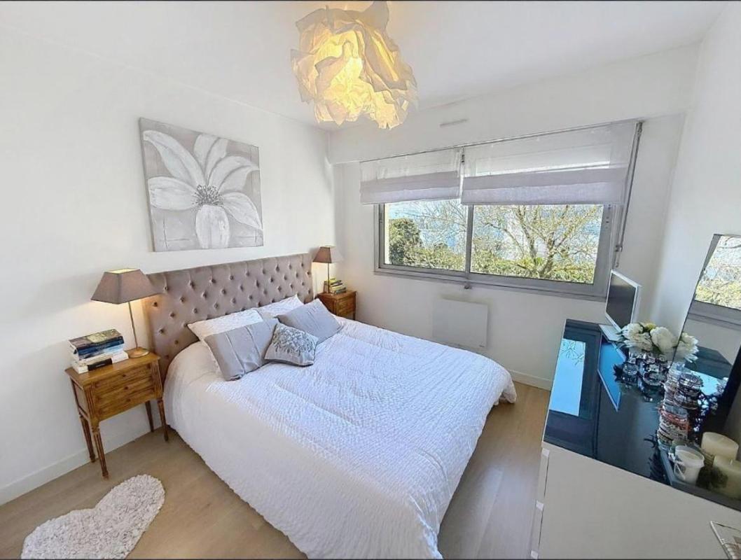 VANNES Appartement T3, 67.60 m2, très lumineux avec terrasse, garage et cave. Vannes centre, quartier Palais des Arts 13