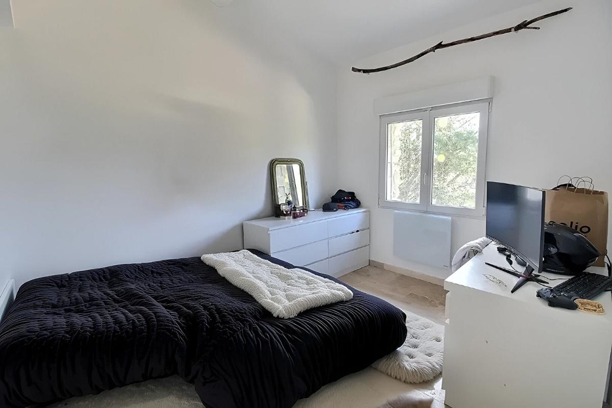 UZES UZES : Saint-Hippolyte de Montaigu villa de 2019 3 chambres 89m²terrain clos de 370 m² 4