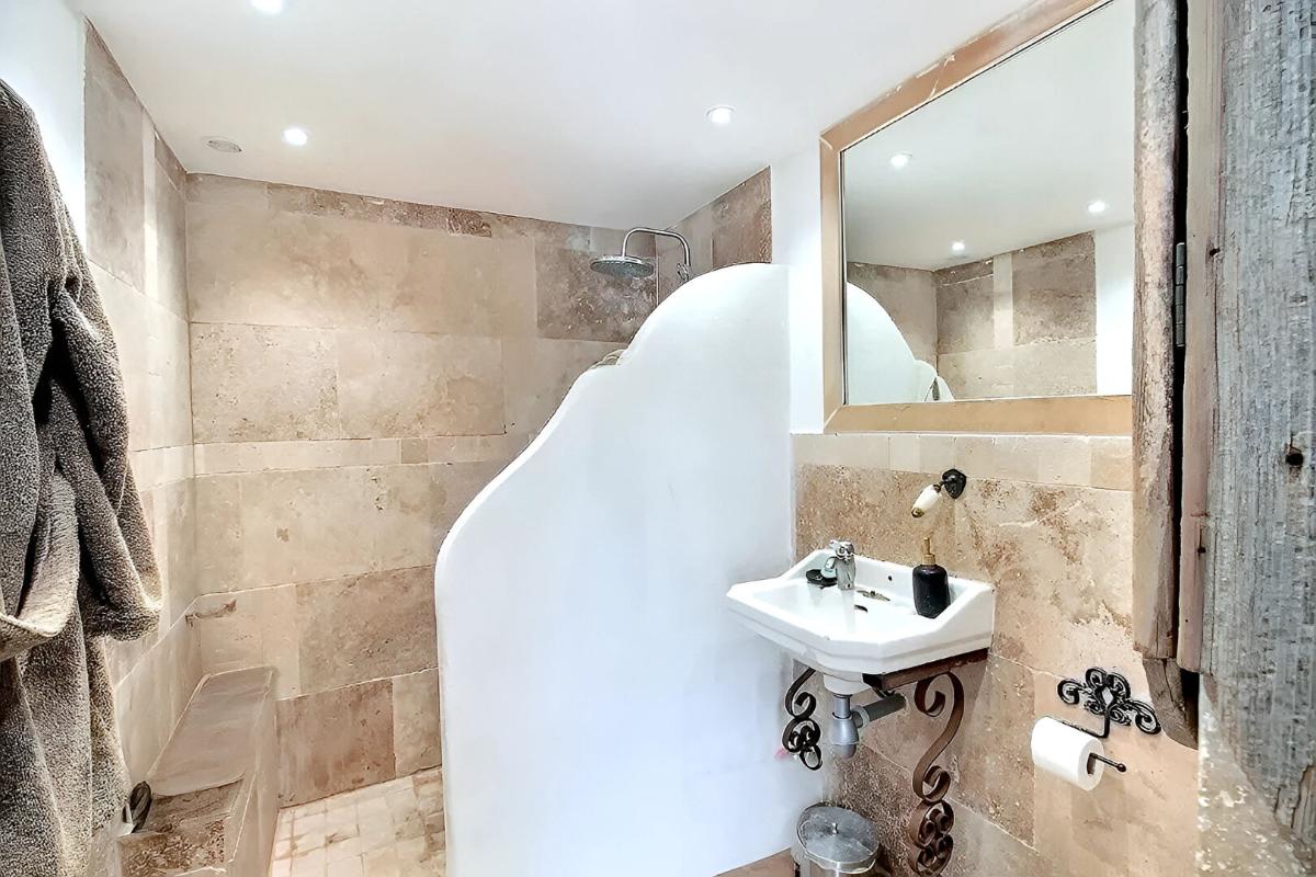 UZES UZES : Saint-Hippolyte de Montaigu villa de 2019 3 chambres 89m²terrain clos de 370 m² 5