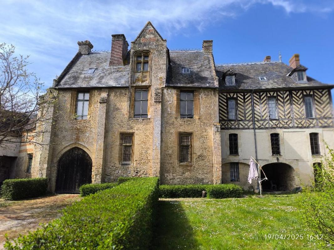 LA HOUBLONNIERE Château inscrit aux Monuments Historiques - Elegance et potentiel exceptionnel 1