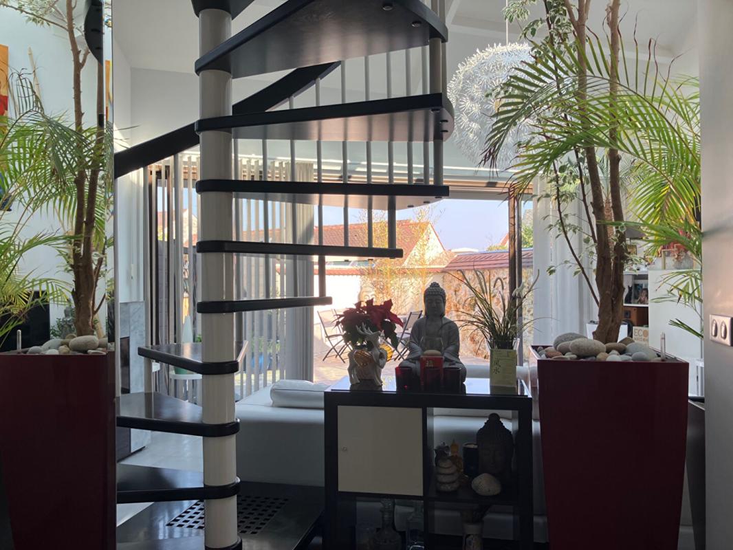 THOIRY Maison d'habitation ESPRIT LOFT ! 6