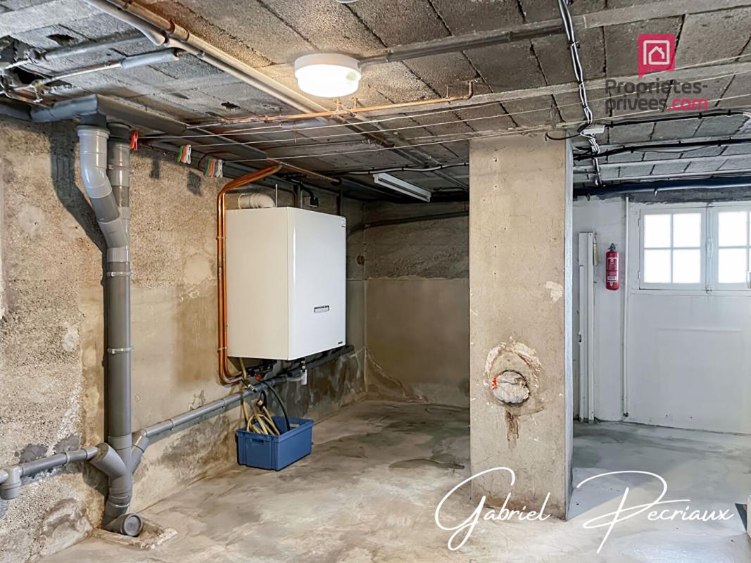 SAINT-ANDRE-LES-VERGERS Ensemble immobilier Maison sur sous sol + grande dépendance 14