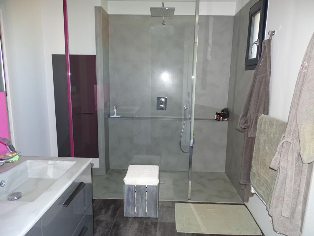 SAINTE-NATHALENE Villa Sainte Nathalene 5 pièce(s) 147.03 m2 17