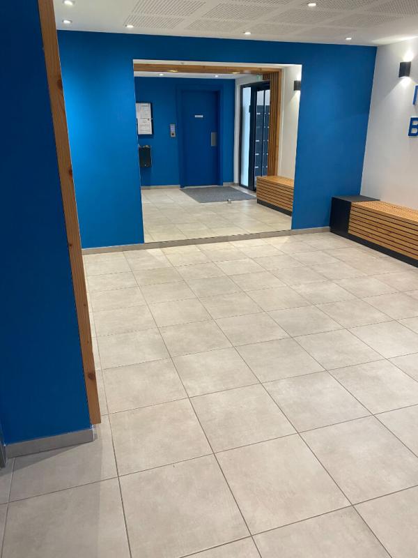 LE LAVANDOU Appartement Le Lavandou 2 pièces 40 m2 Et grande terrasse 12