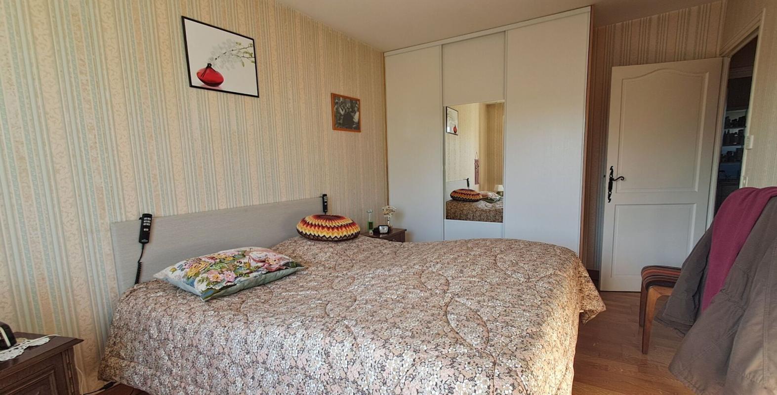 VIX SUPERBE MAISON SUR SOUS SOL HANGAR TERRAIN AVEC PLAN D'EAU 9