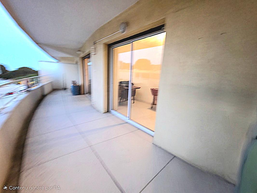 BORMES-LES-MIMOSAS T2 FRONT DE MER  BORMES-LES-MIMOSAS A 223000 EUR DE 39 m2 2