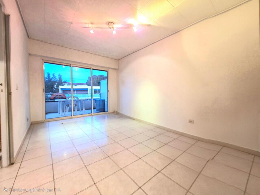 BORMES-LES-MIMOSAS T2 FRONT DE MER  BORMES-LES-MIMOSAS A 223000 EUR DE 39 m2 3