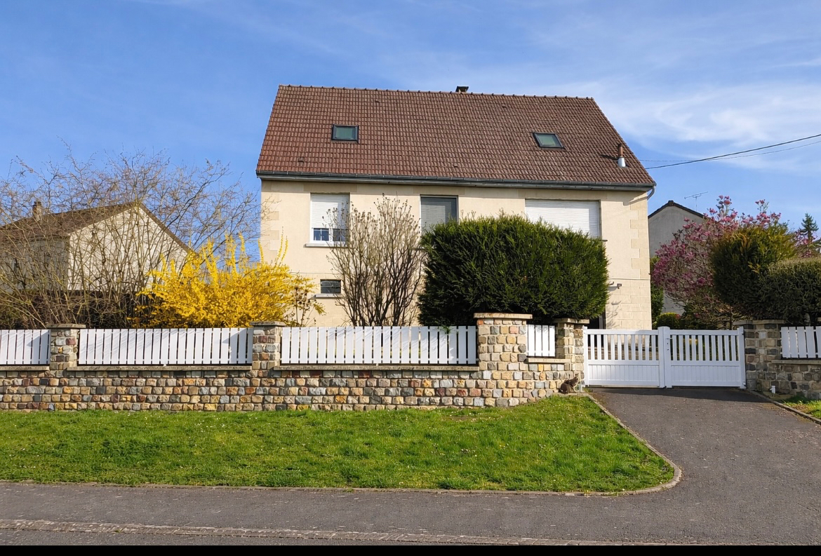 CHAUNY Maison Chauny et alentours 4 pièce(s) 123 m2 1