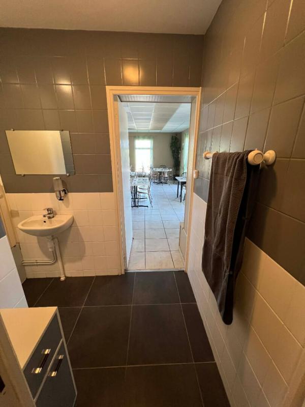 SARLANDE Restaurant Sarlande 6 pièce(s) 235 m2 9