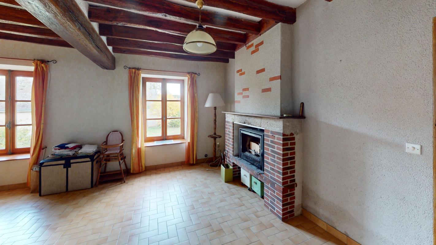 SAINT-LUBIN-EN-VERGONNOIS Maison de bourg en pierre   Saint-Lubin-en-Vergonois 10