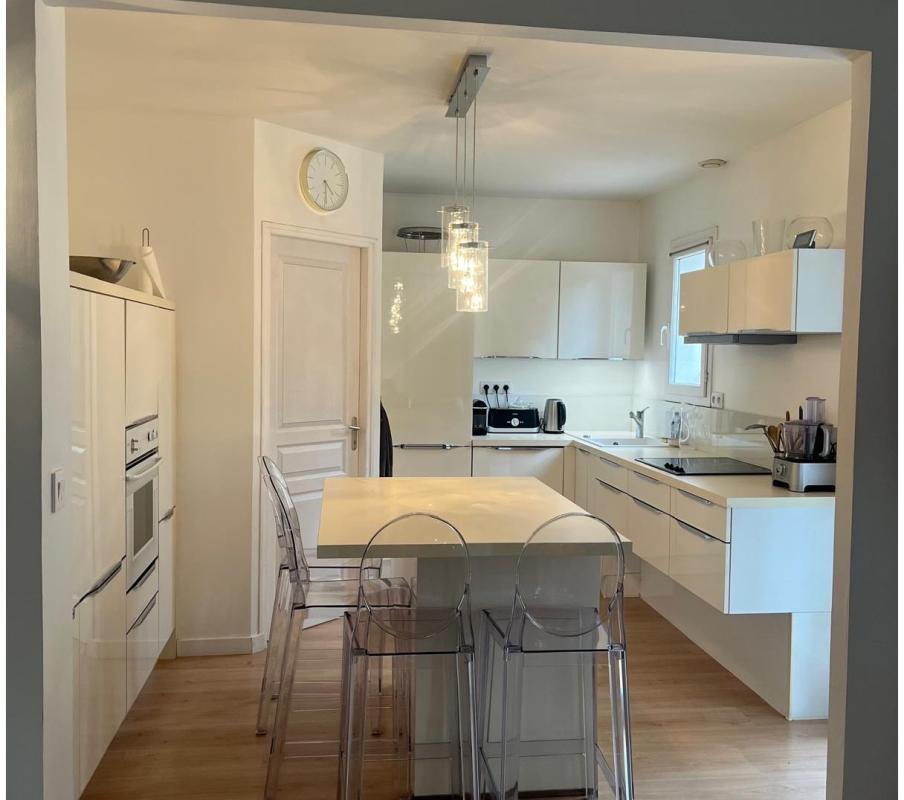 MEZE Maison Meze 7 pièce(s) 159.71 m2 8