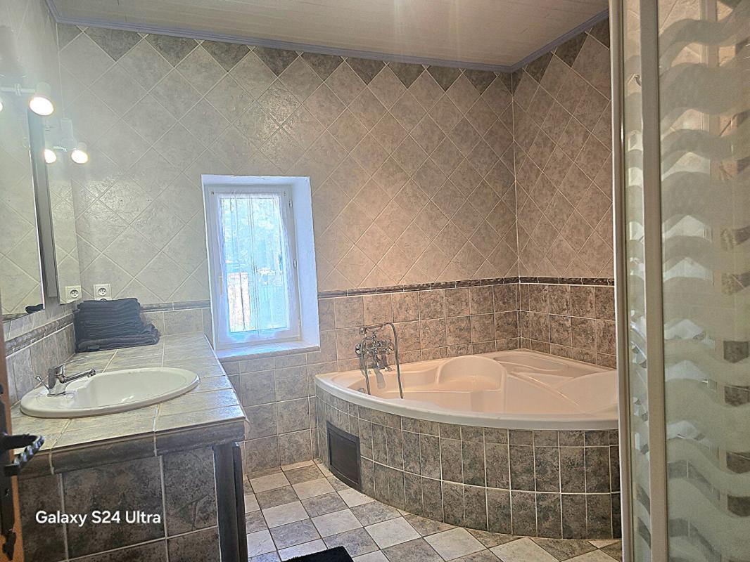 SAINT-GERVAIS Mas en pierre, composé d'un ensemble immobilier de 10 pièces sur plus de 1210 m² de terrain à SAINT GERVAIS 30200 11