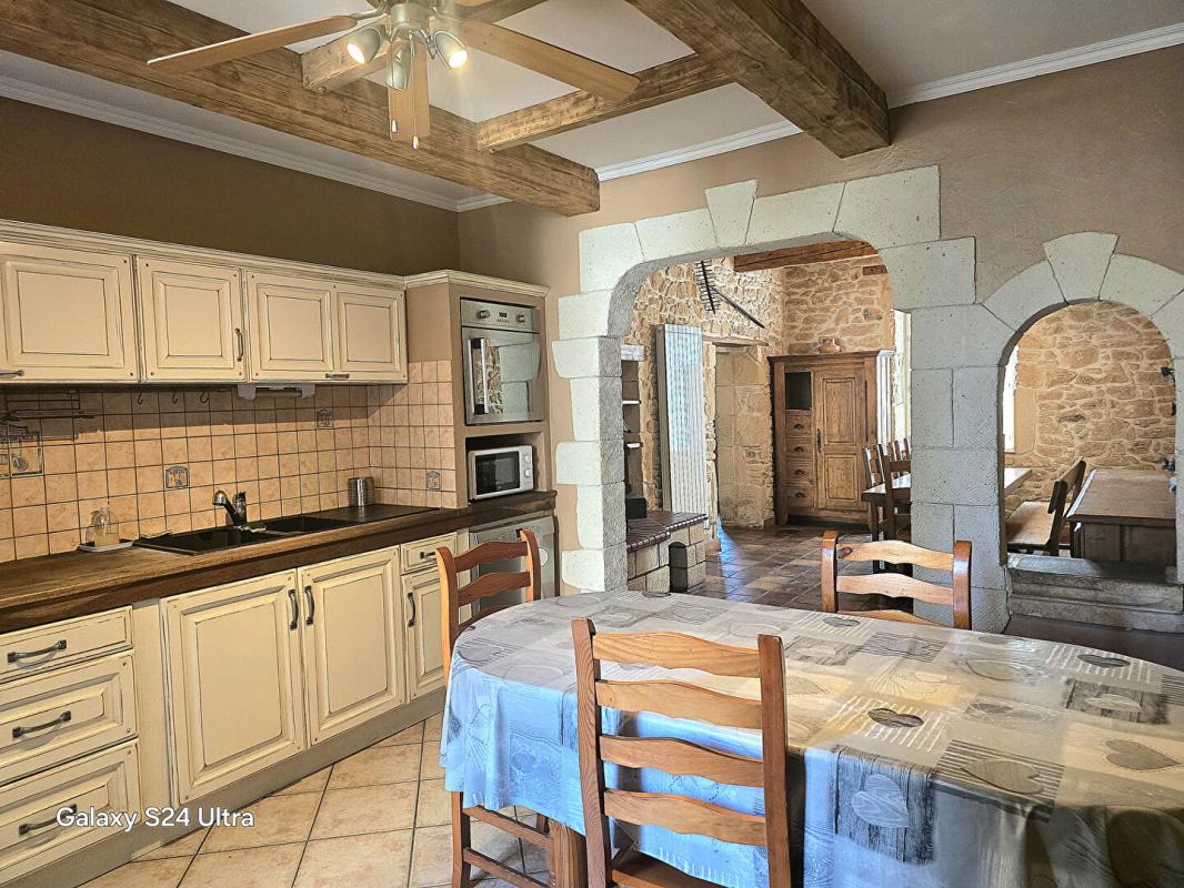 SAINT-GERVAIS Mas en pierre, composé d'un ensemble immobilier de 10 pièces sur plus de 1210 m² de terrain à SAINT GERVAIS 30200 6