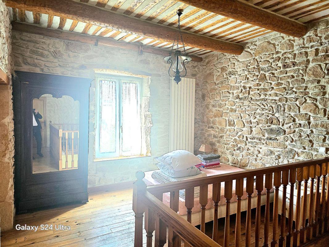 SAINT-GERVAIS Mas en pierre, composé d'un ensemble immobilier de 10 pièces sur plus de 1210 m² de terrain à SAINT GERVAIS 30200 8