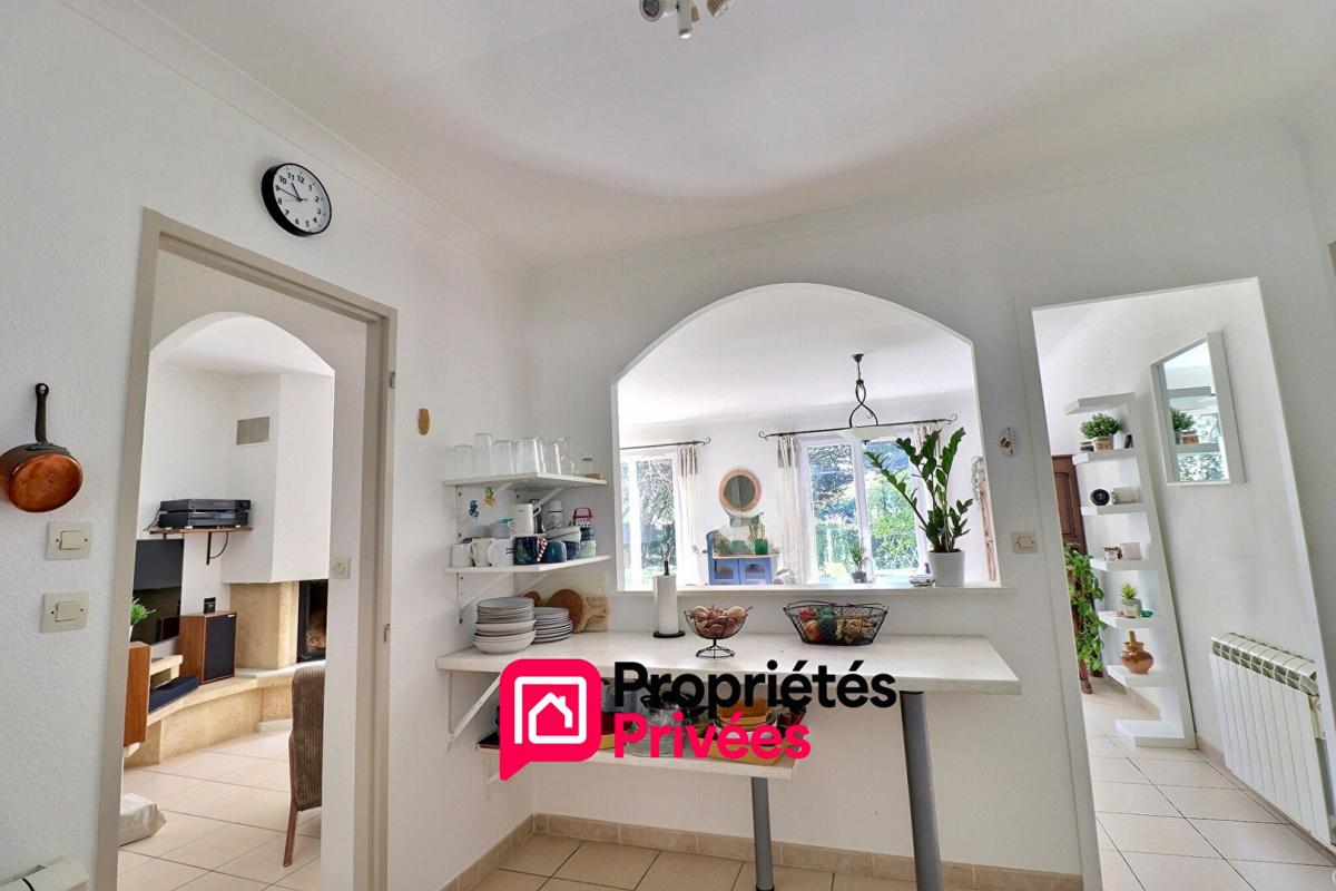 UZES Uzès, 5km, Villa sur terrain arboré 10