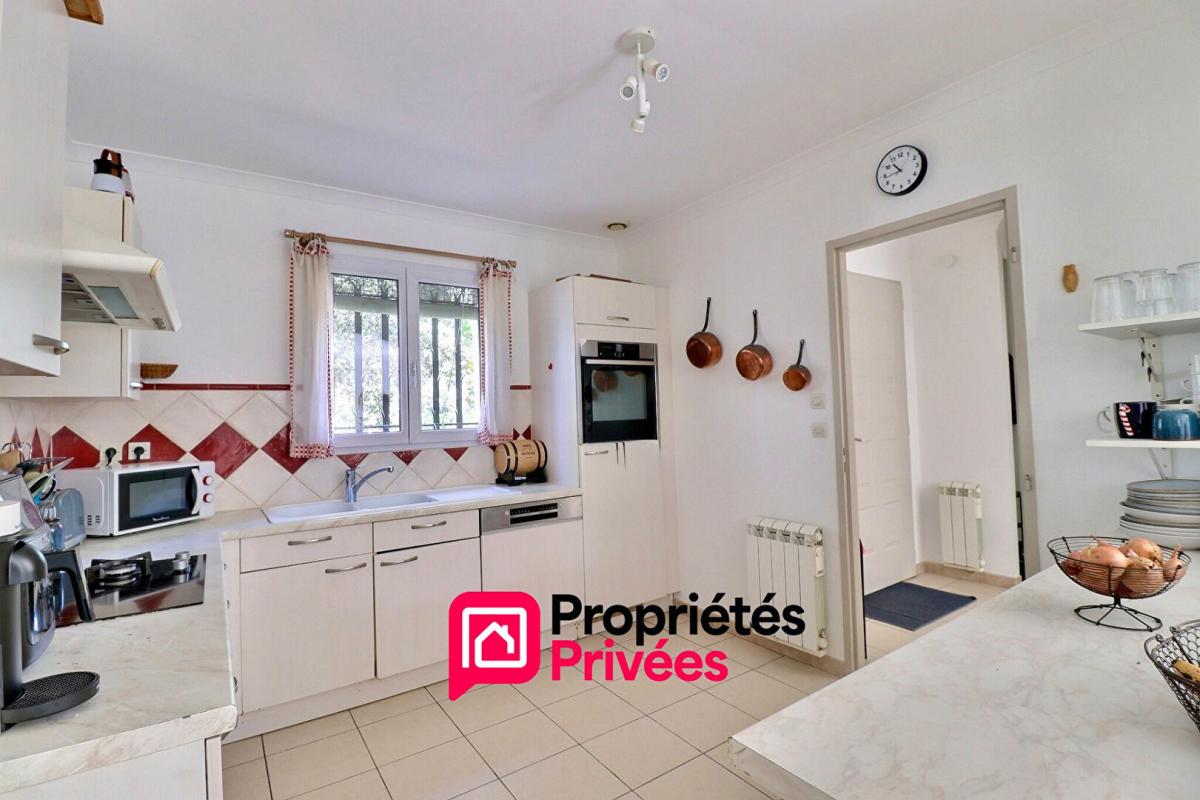 UZES Uzès, 5km, Villa sur terrain arboré 4