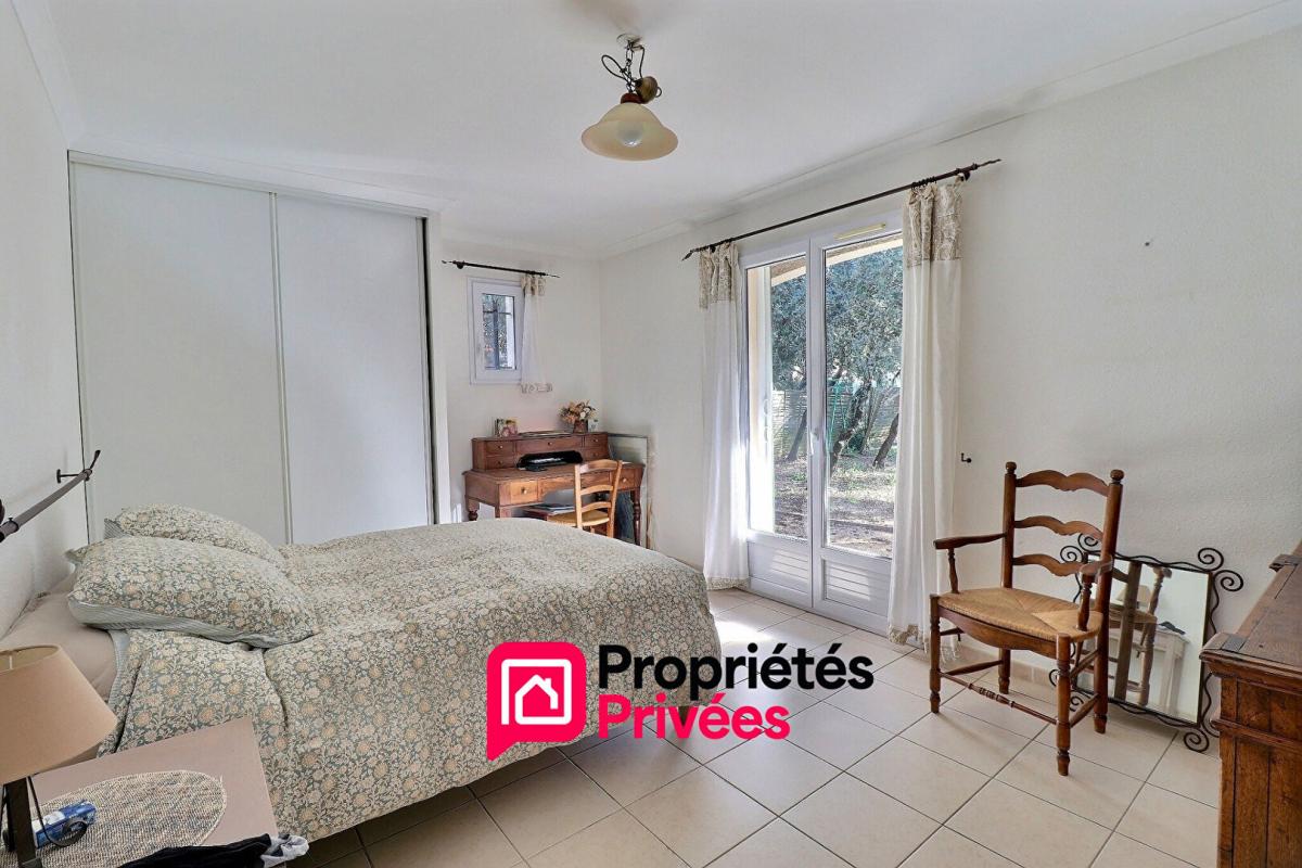 UZES Uzès, 5km, Villa sur terrain arboré 6