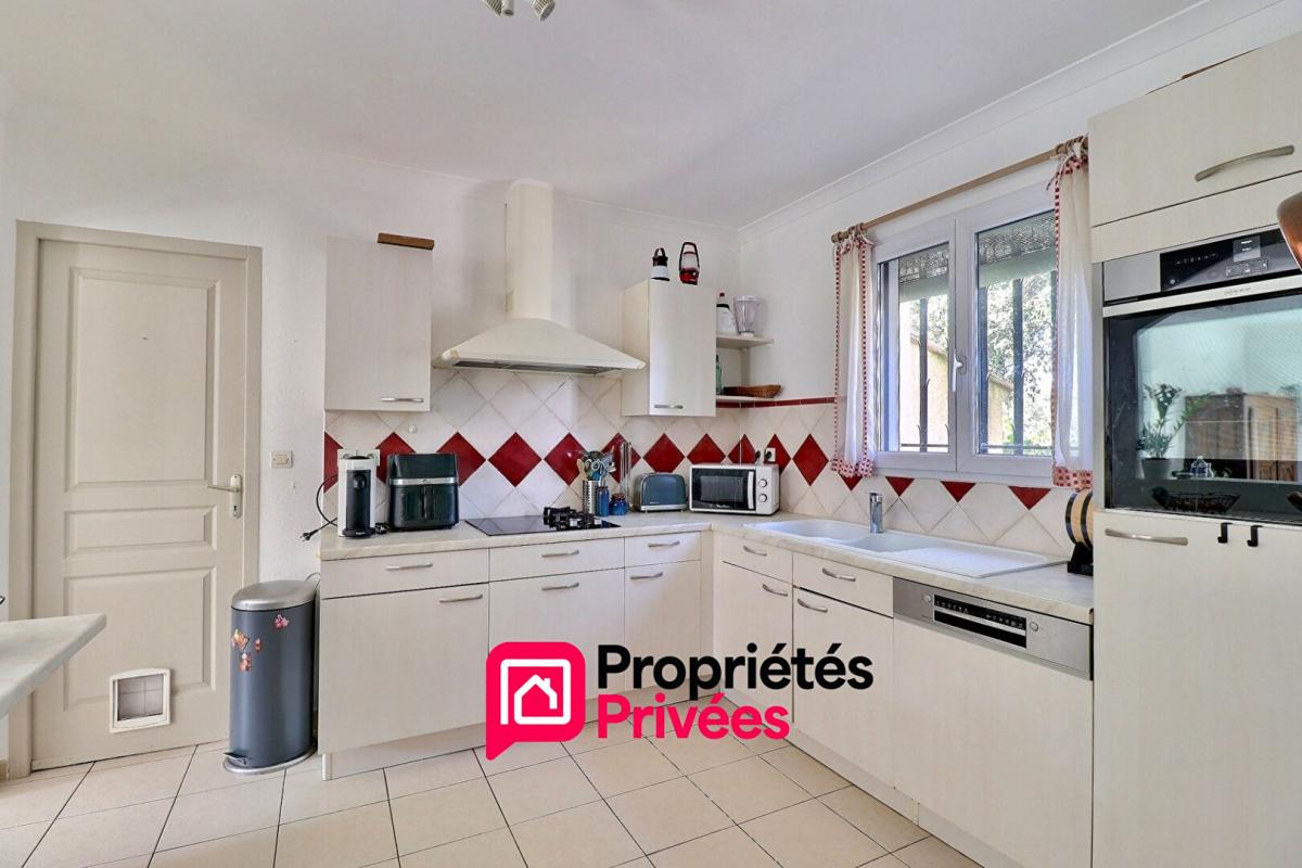 UZES Uzès, 5km, Villa sur terrain arboré 8