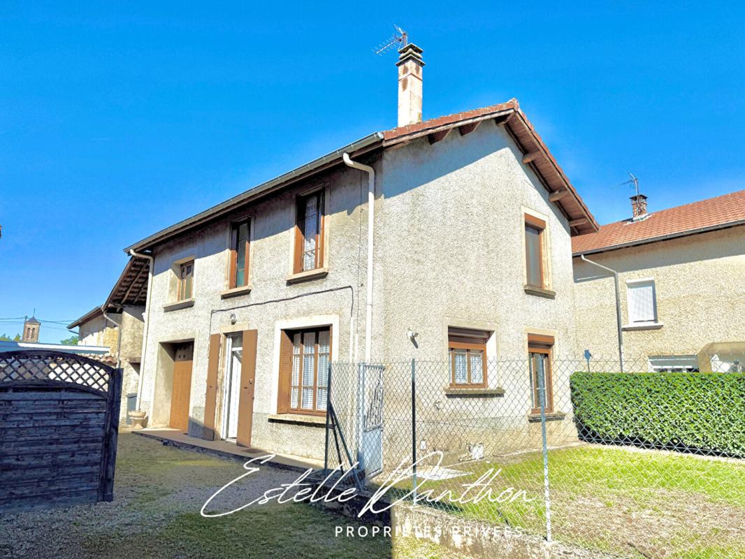 SILLANS Maison Sillans avec combles aménageables et proche des commodités 1