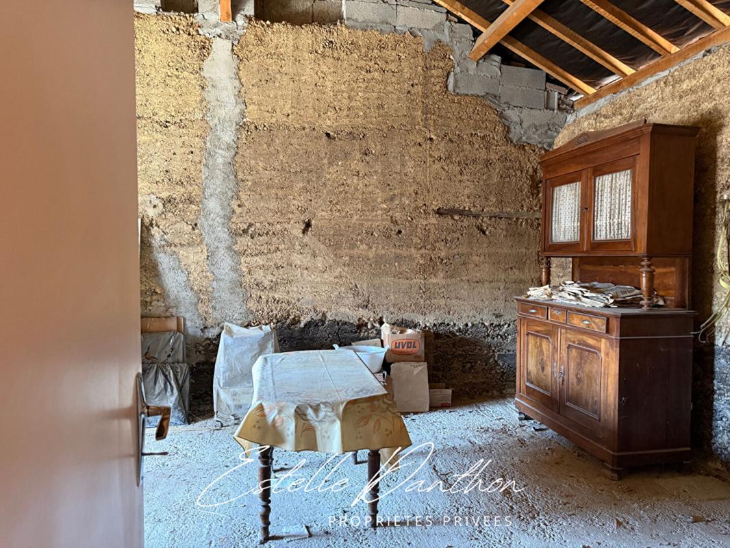 SILLANS Maison Sillans avec combles aménageables et proche des commodités 10