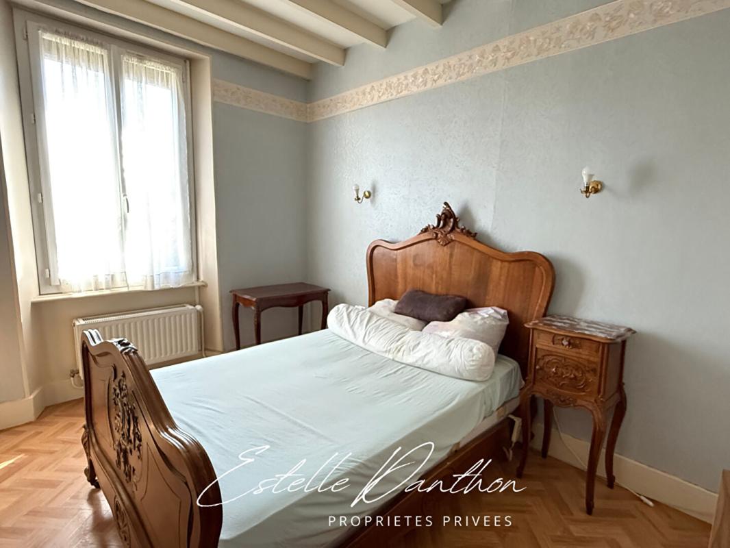 SILLANS Maison Sillans avec combles aménageables et proche des commodités 6