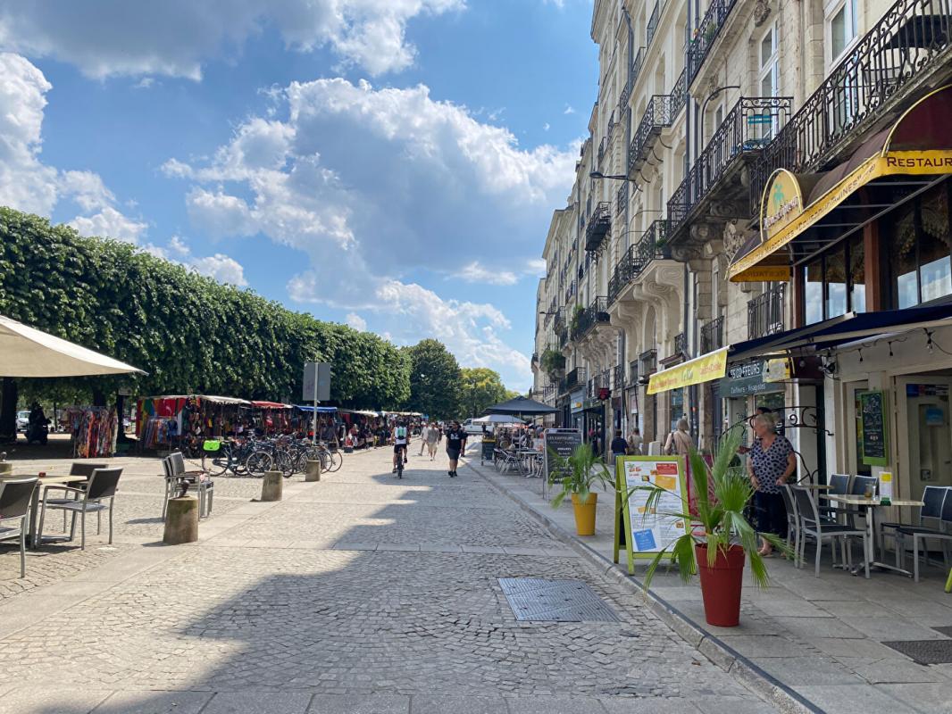 NANTES 44000 NANTES - LOCAL COMMERCIAL A LOUER 66 M² 4