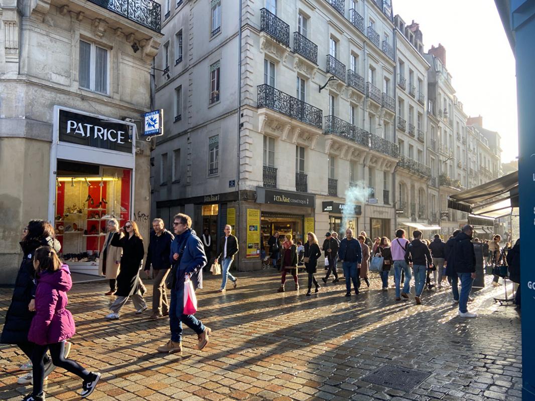 NANTES 44000 NANTES - LOCAL COMMERCIAL A LOUER 184 M² 5